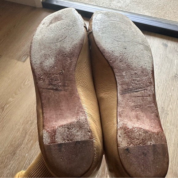 Tory Burch Gold-Tone Tan Flats - Picture 4 of 6